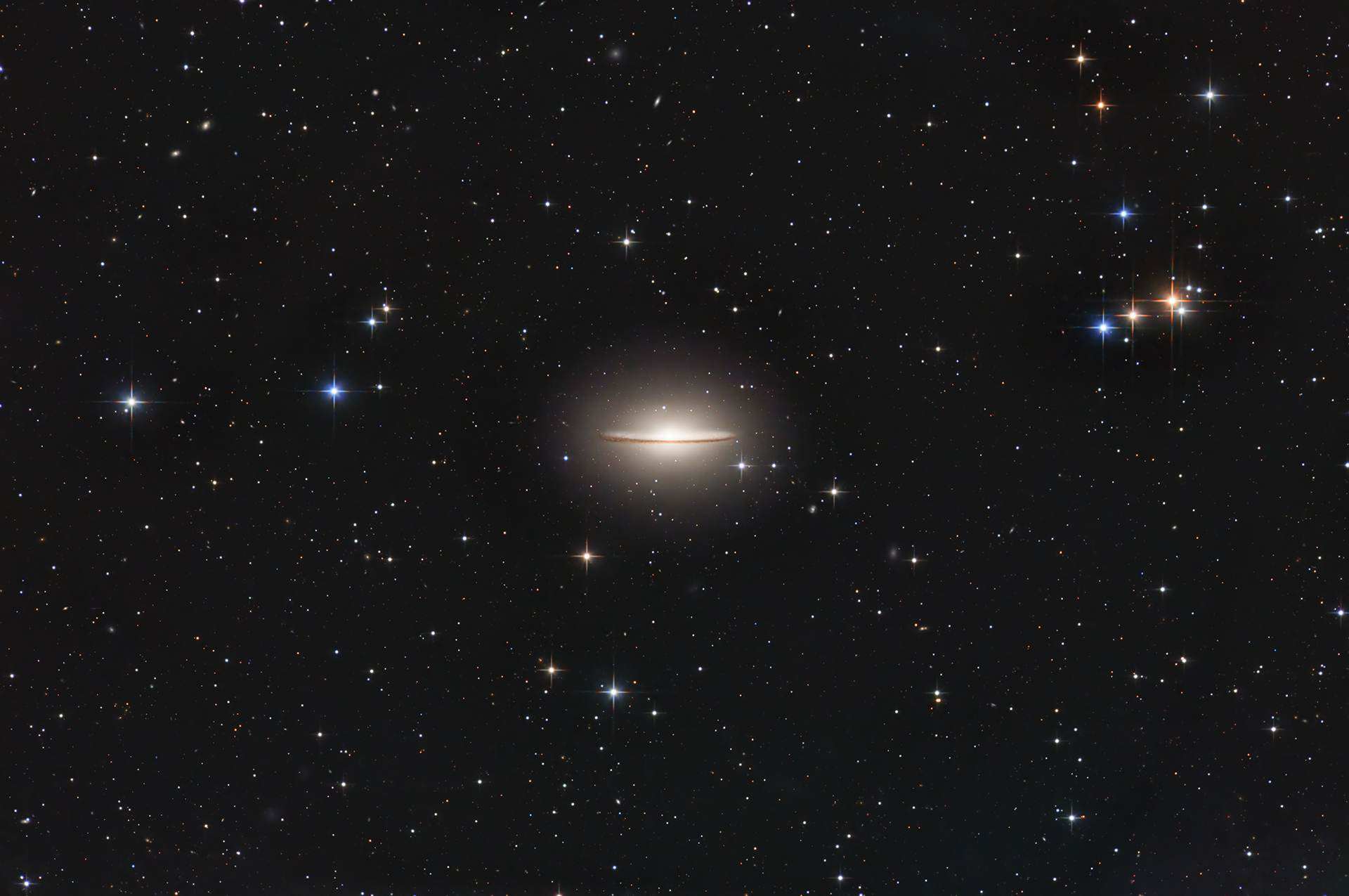 M104草帽星系